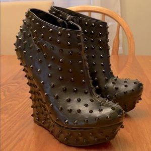 Colin Stuart spiked wedge booties